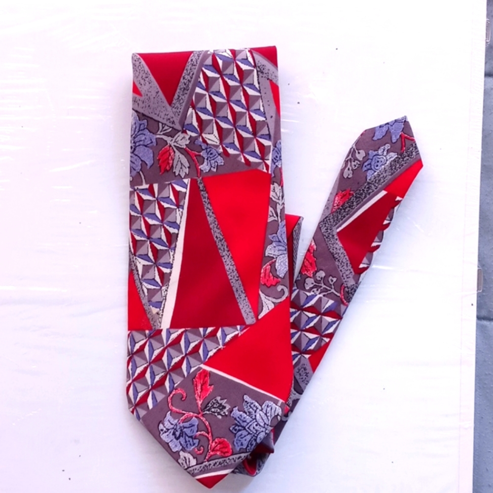 SECOURS 100% SILK TIE